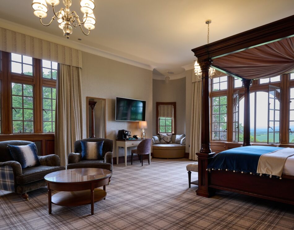 Room-02-Angle-03_00017-950x744