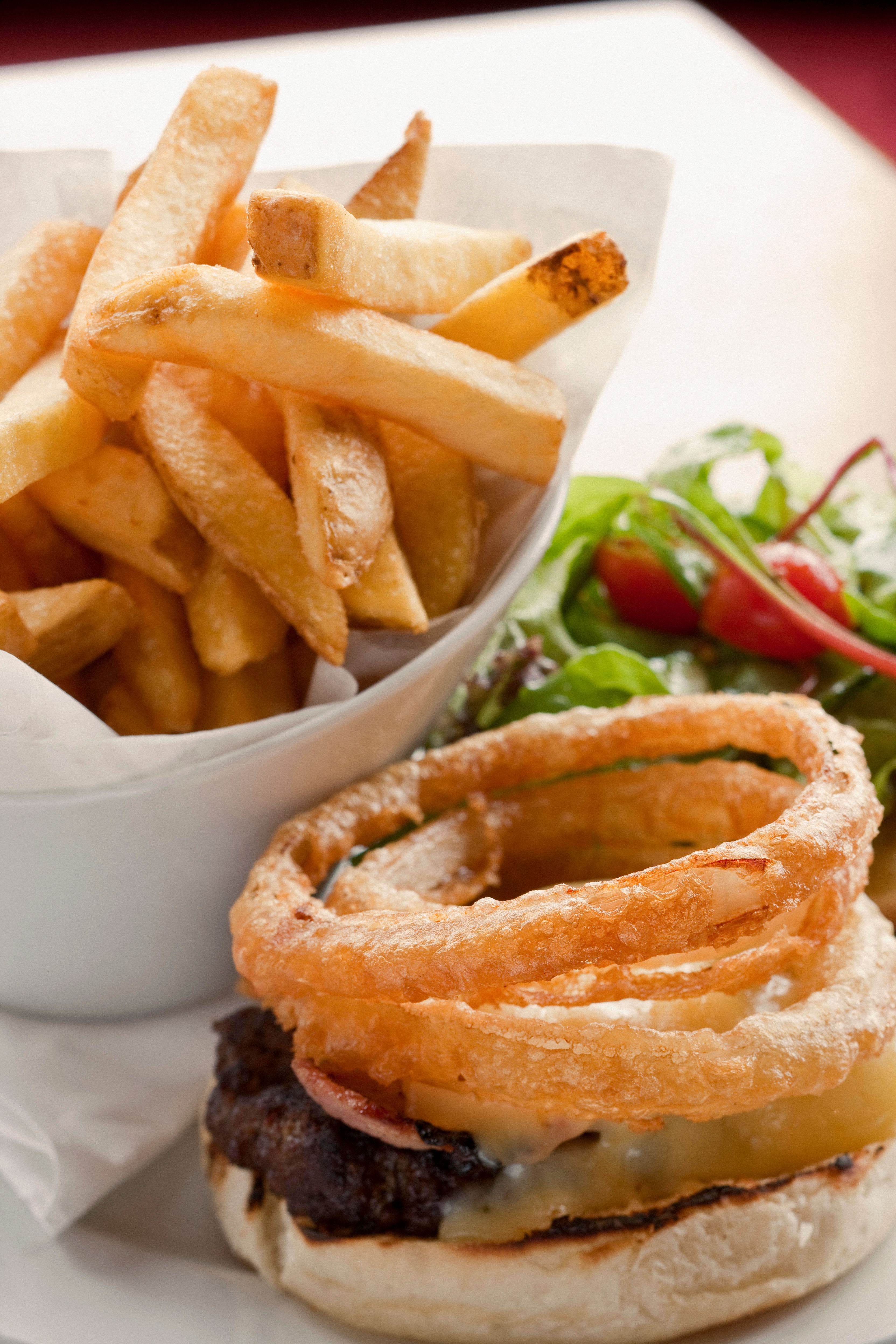 Old Clubhouse Burger & Chips 1_HR