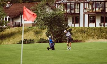 SV_Golf_Golfer and Lodges2