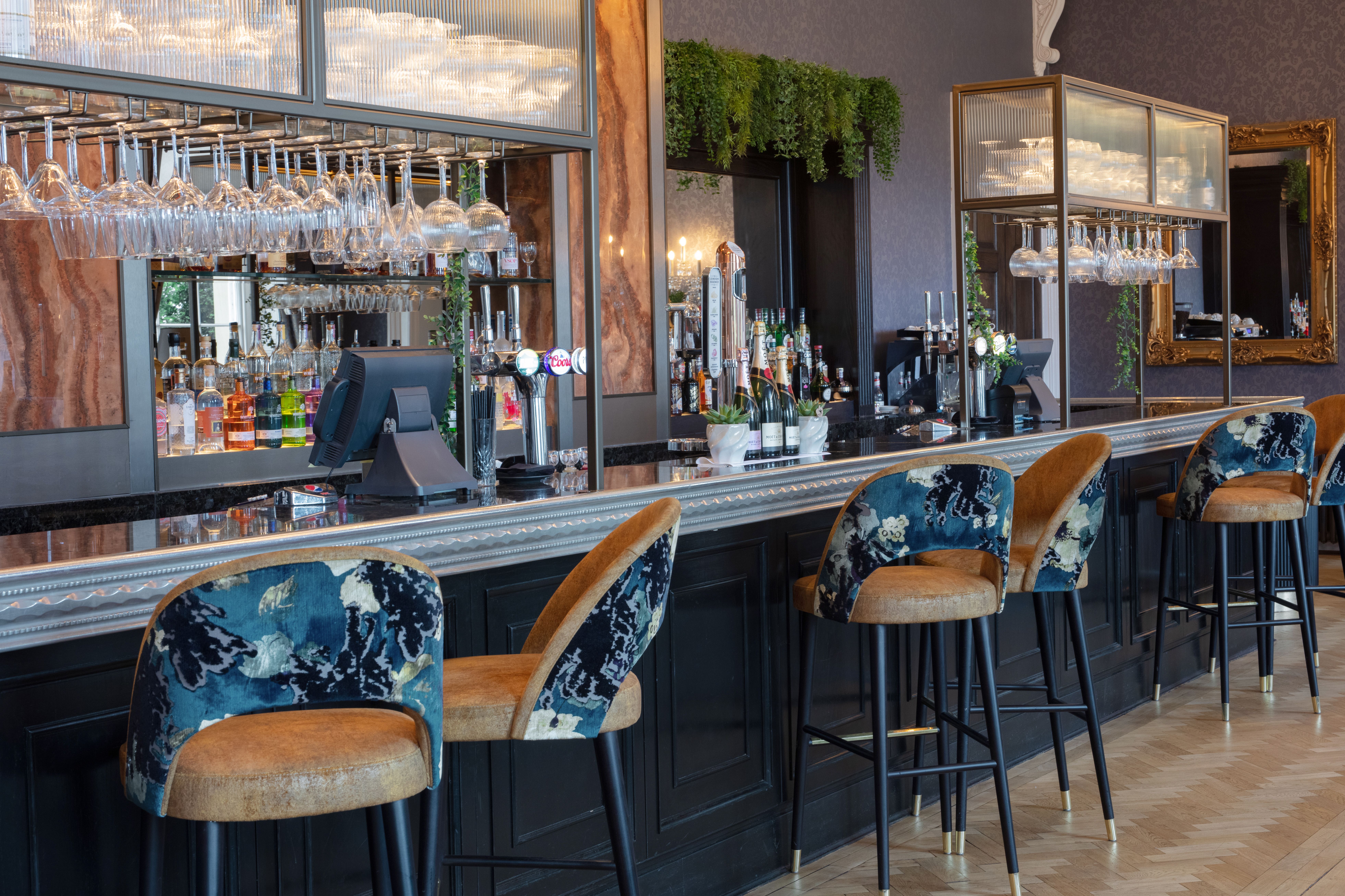 Oulton-Hall-champagne-bar-2