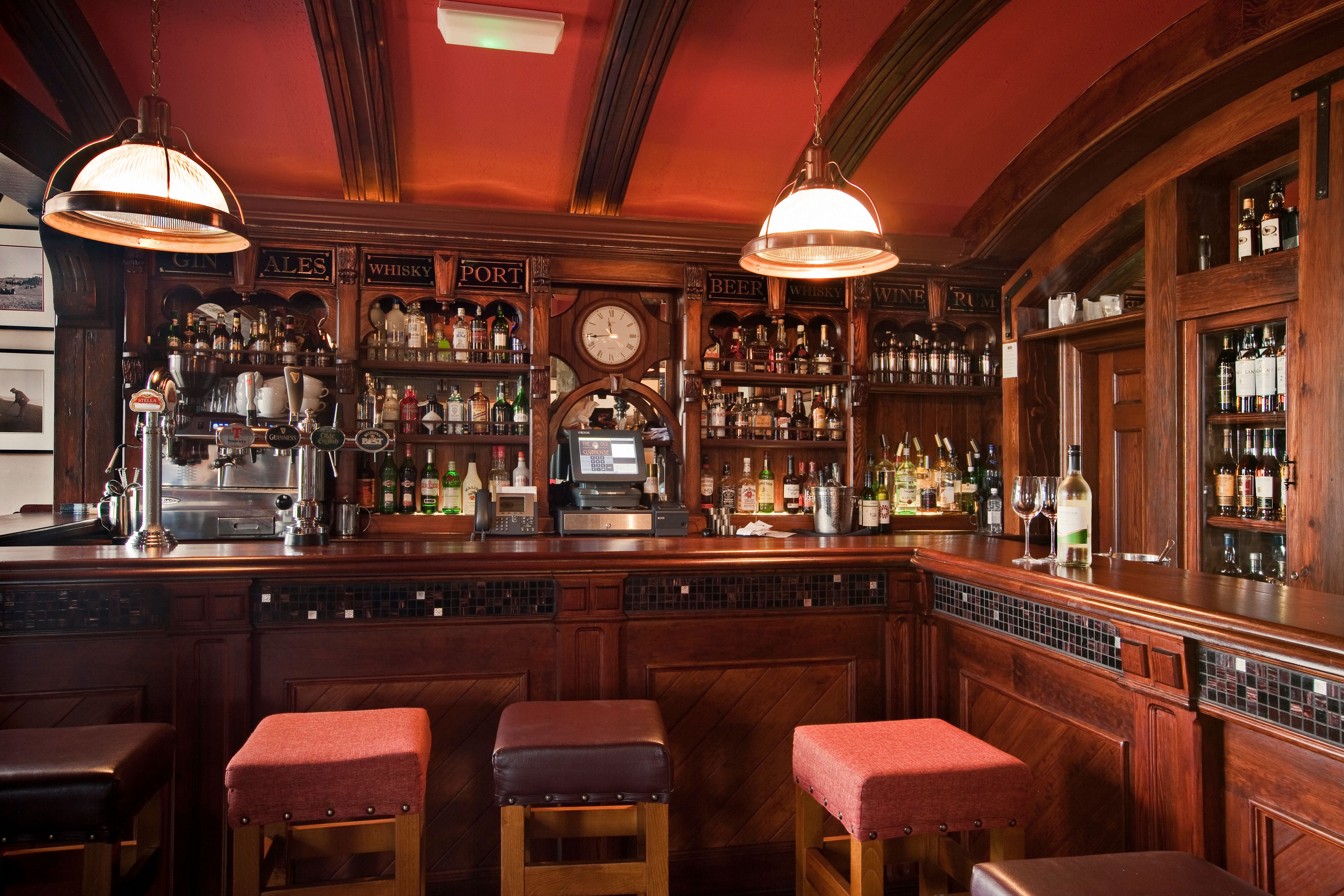 Old Clubhouse Bar_HR