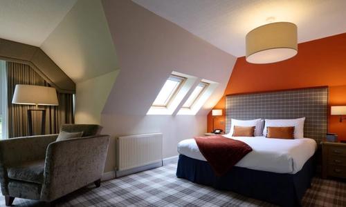 Room-32-Angle-01_00014-950x744