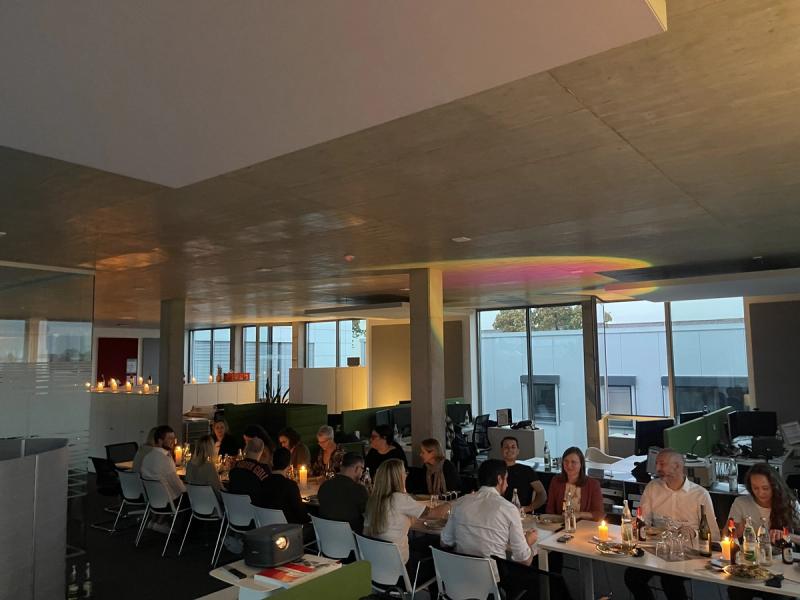 Gemeinsames Abendessen in entspannter Runde