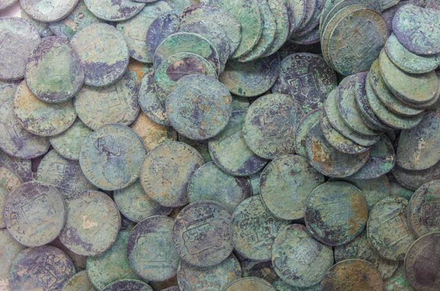Does Sterling Silver Tarnish? Debunking the Myth and Preserving its Radiant Shine
