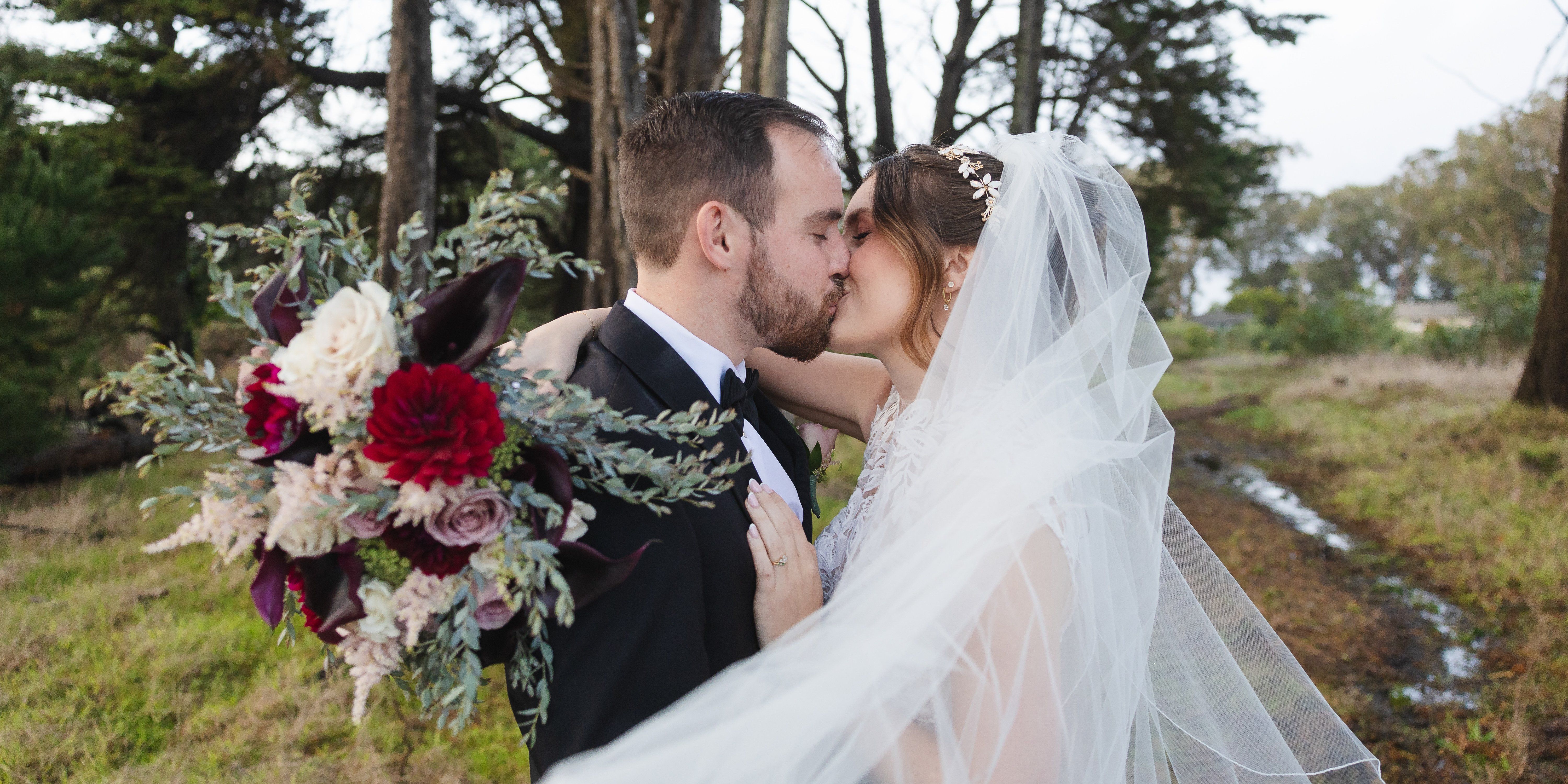 Top Tips for Capturing Romantic Wedding Moments