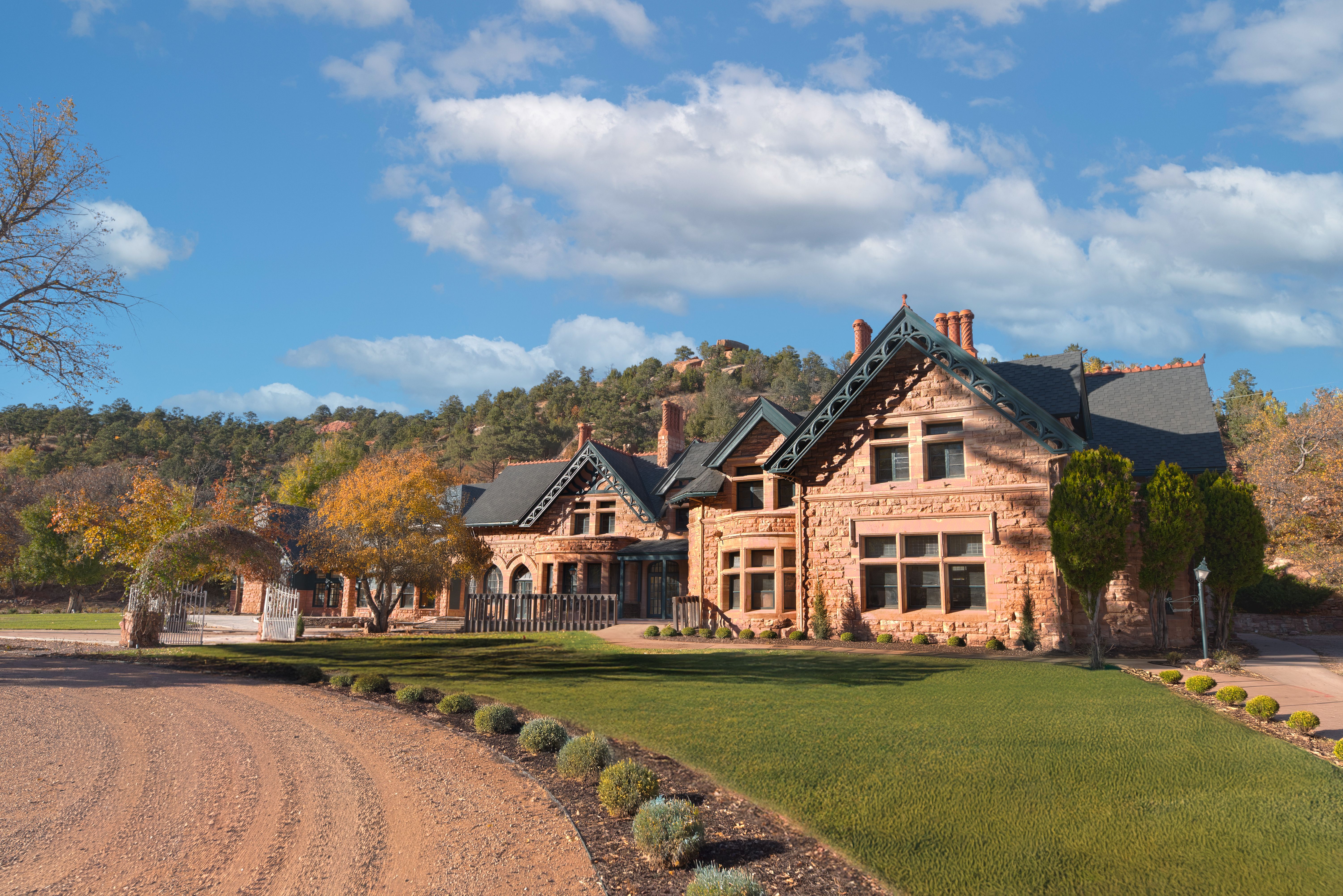 Briarhurst Manor: Victorian Romance Meets Colorado Charm
