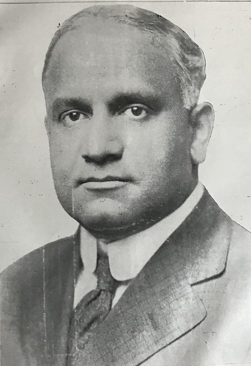Dr. Sumner A. Furniss, 33°