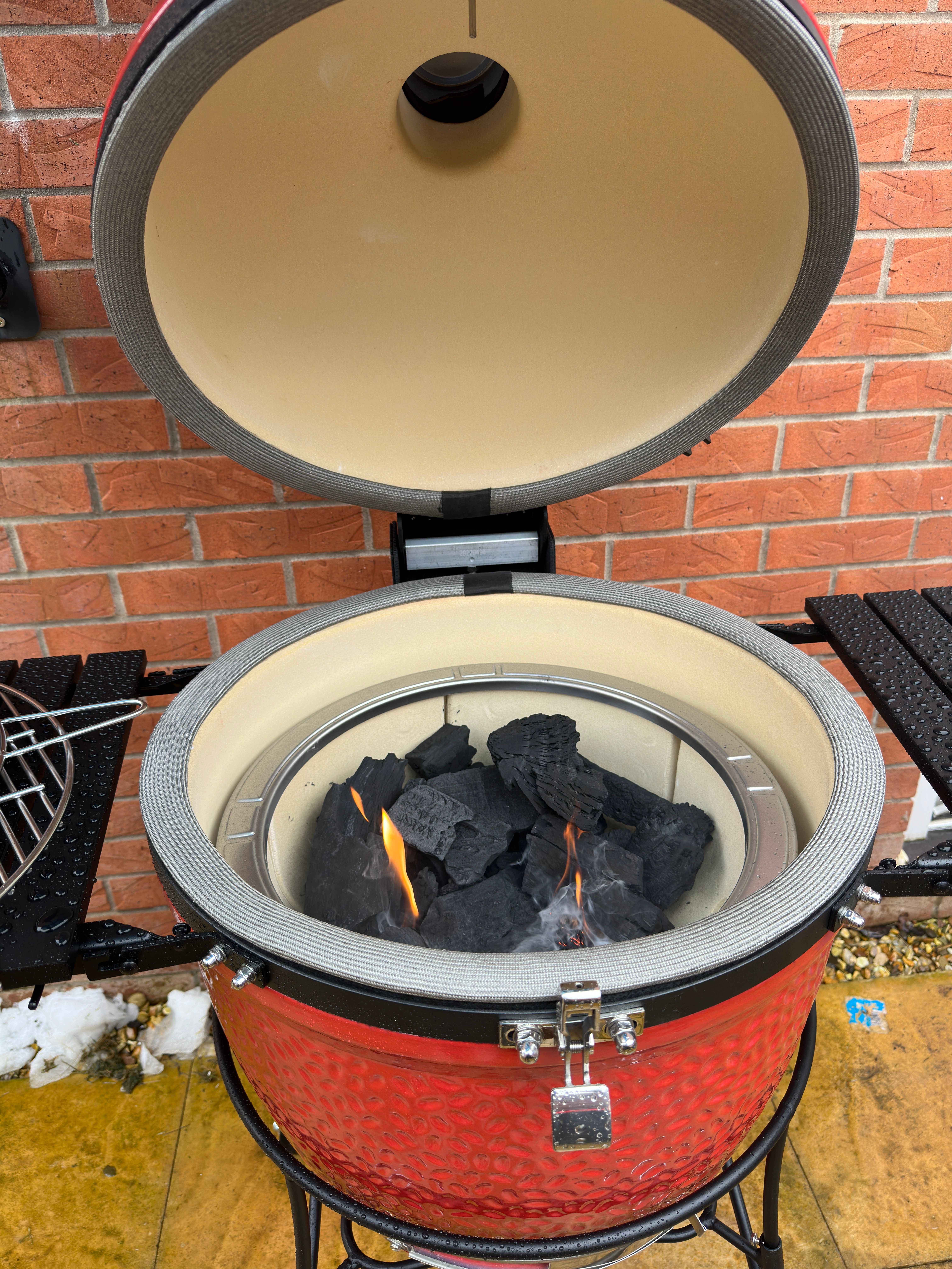 How to clean a Kamado BBQ