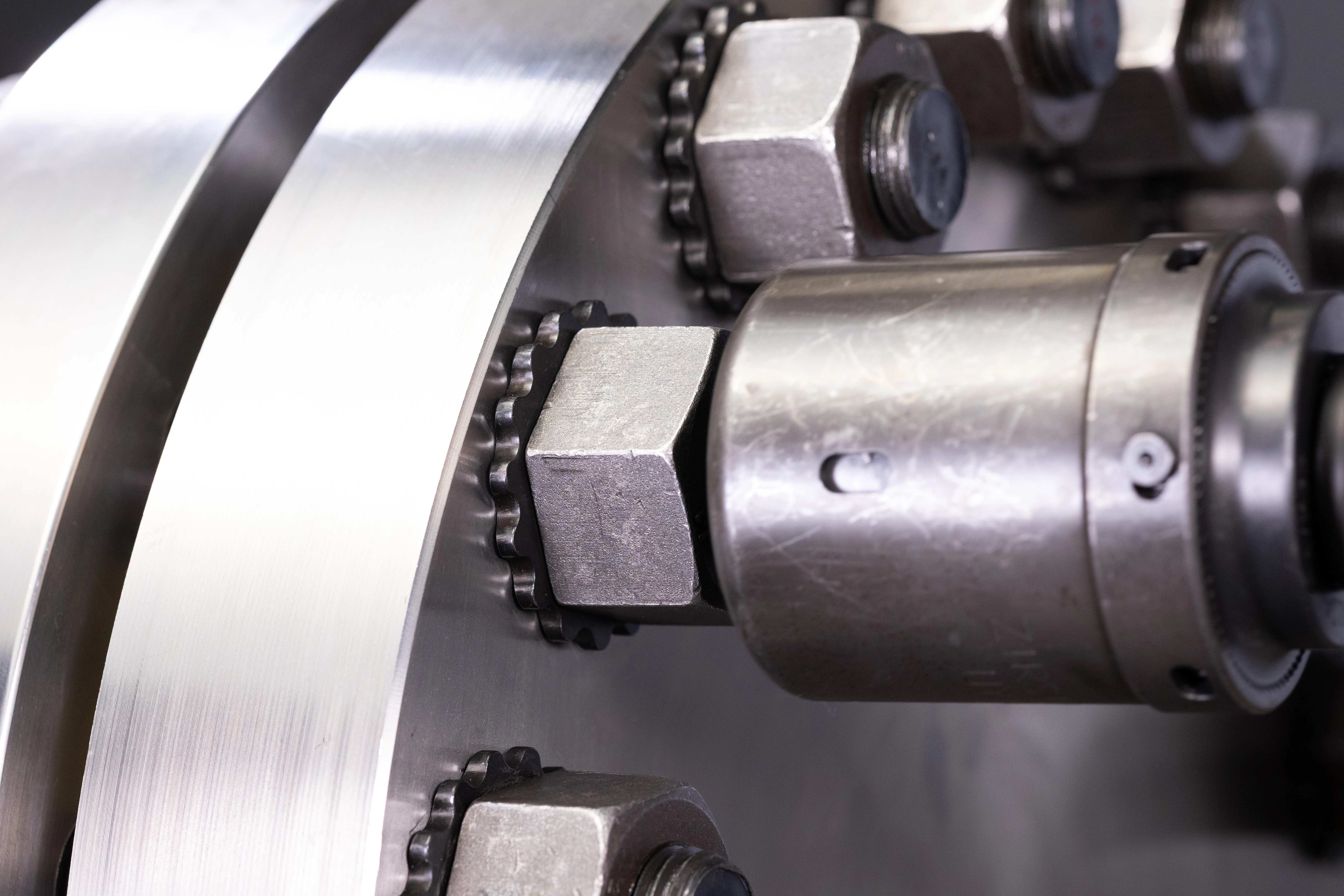 hytorc reaction washer with socket bolting to flange