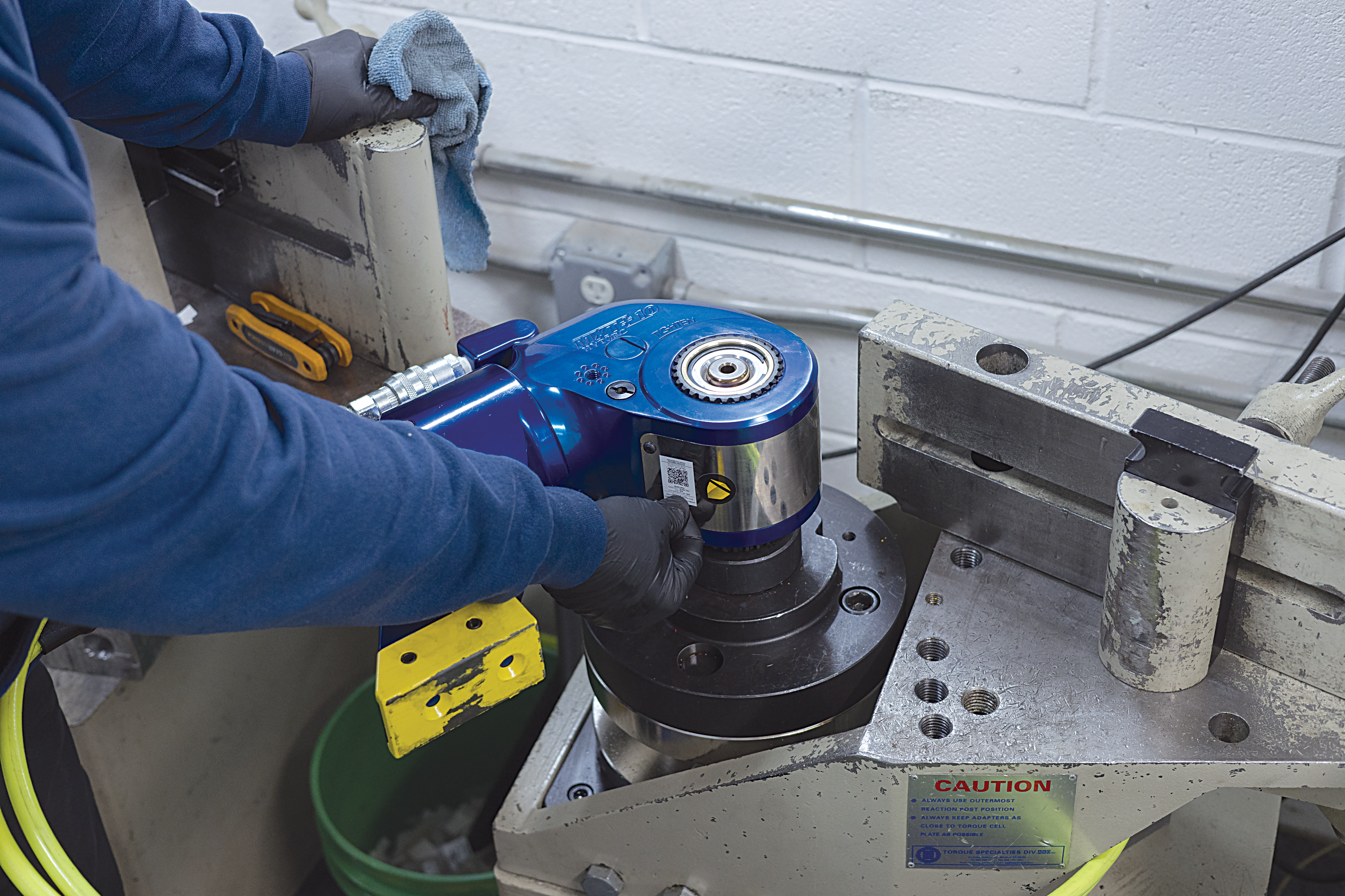 torque tool being calibrated 