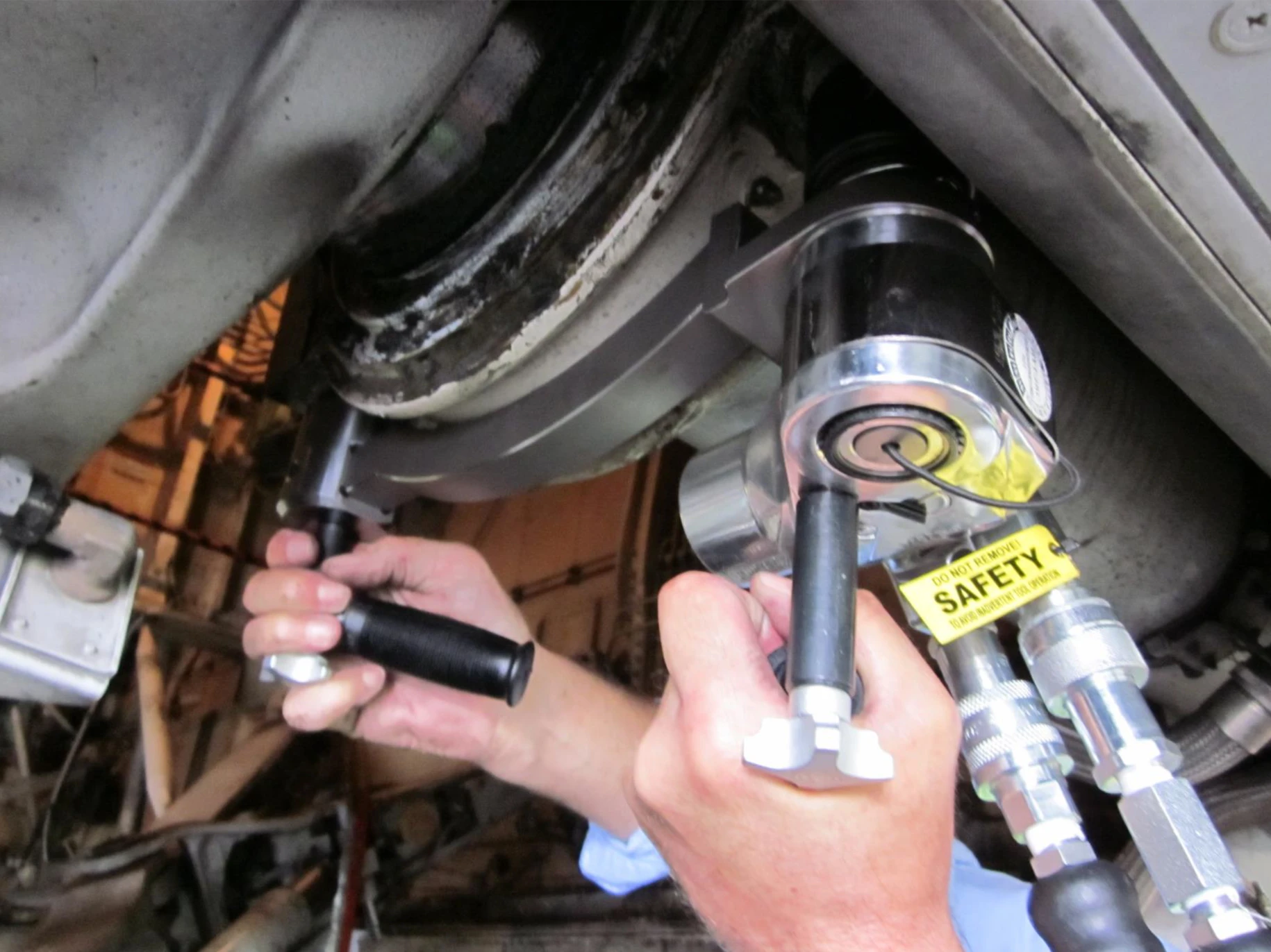 hytorc tool bolting airplane