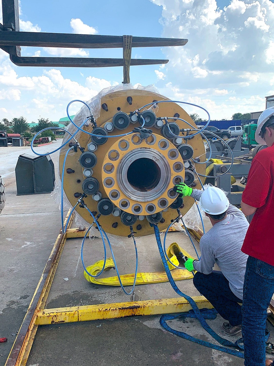 tensioners tensioning on a yellow flange