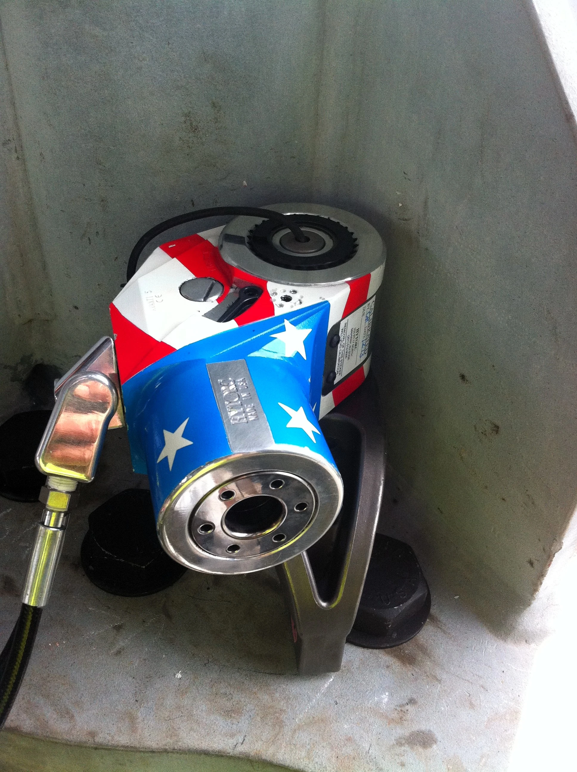 hytorc avanti torque tool american flag one world trade center bolting freedom tower