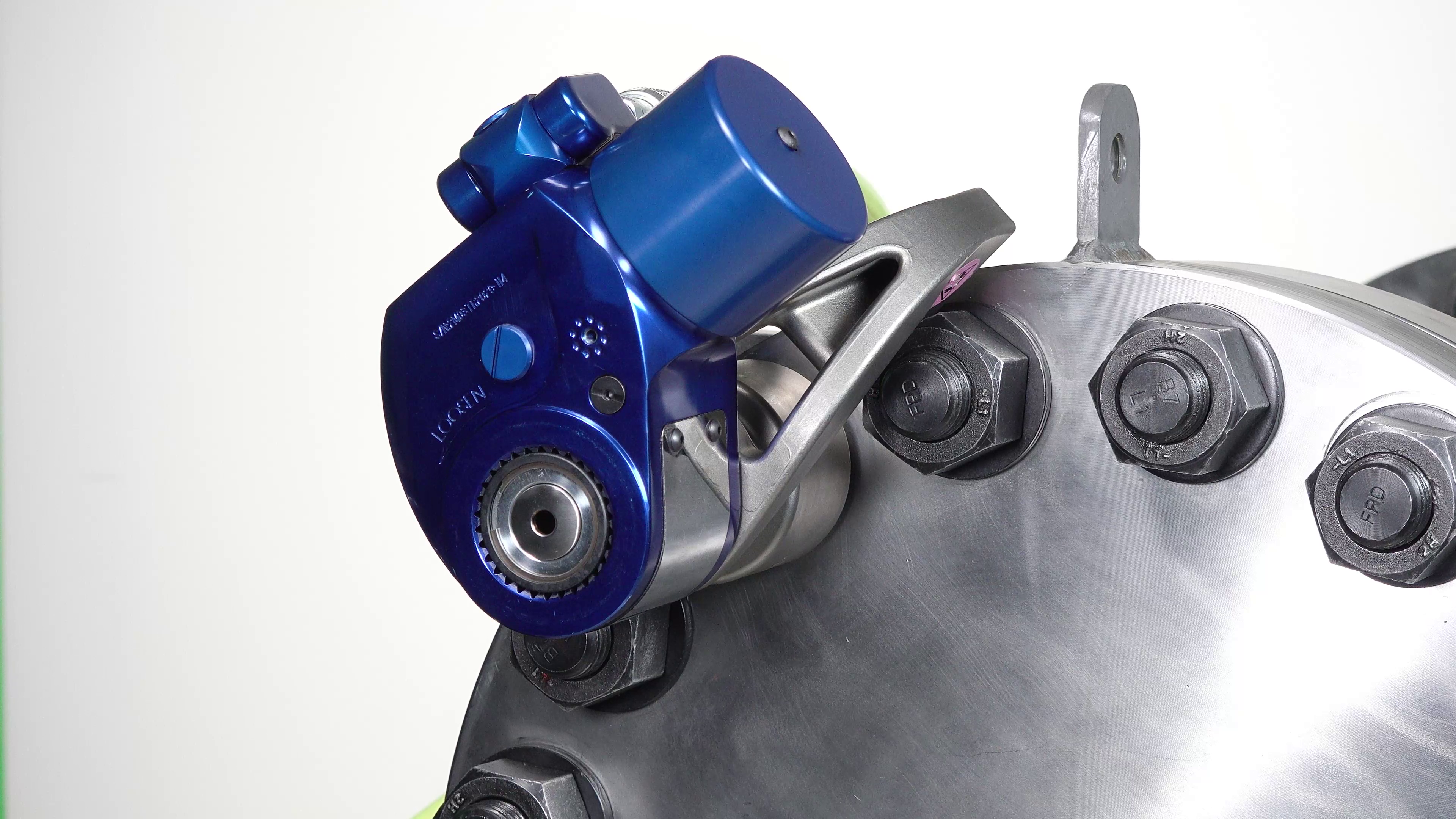 hytorc mxt+ torque tool on a flange