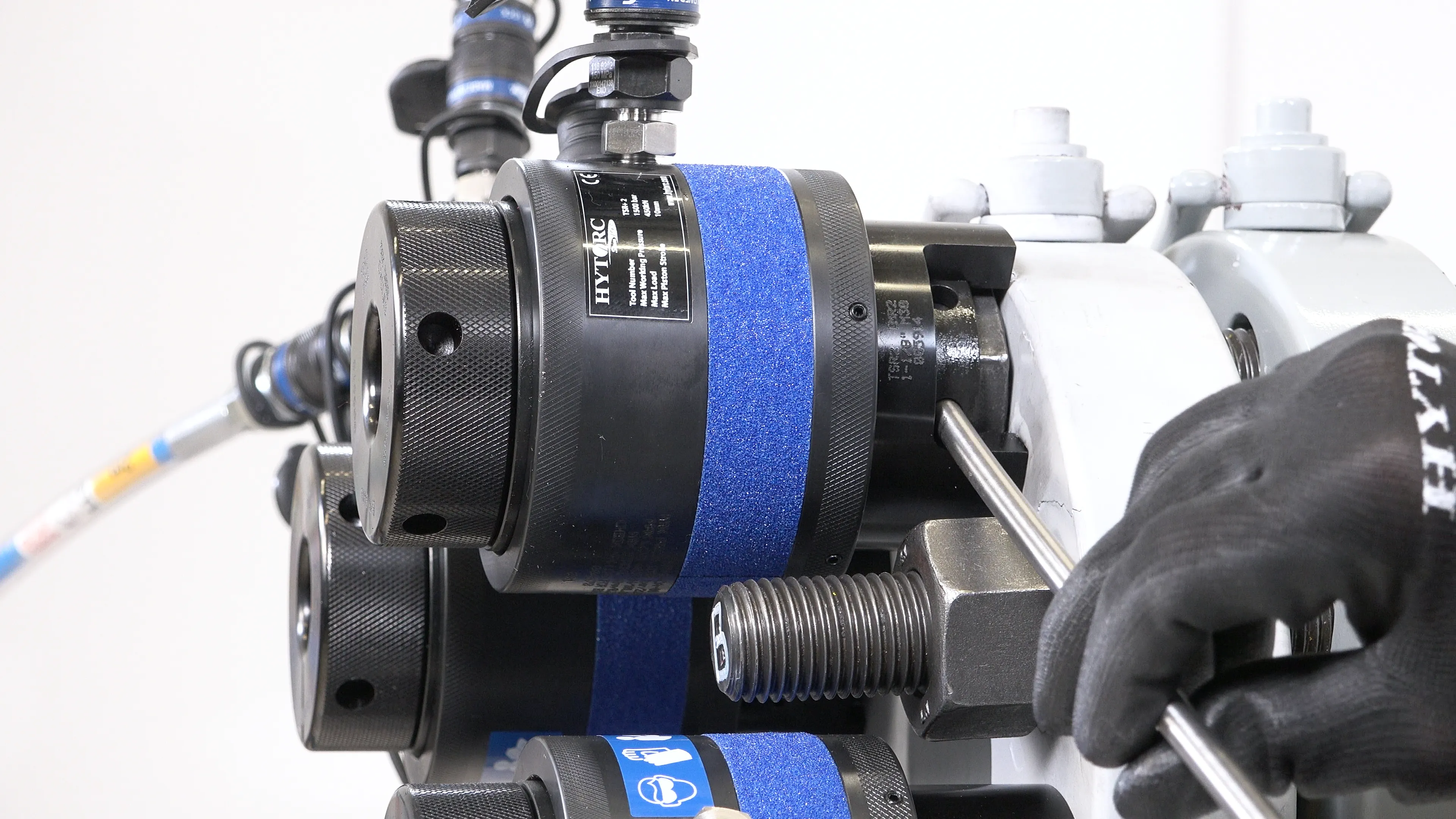 tommy bar used on a tensioner 