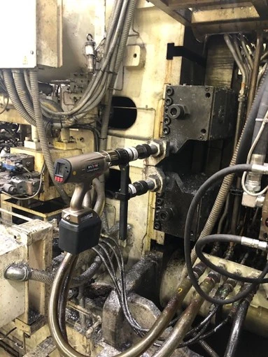 hytorc battery torque tool bolting in factory