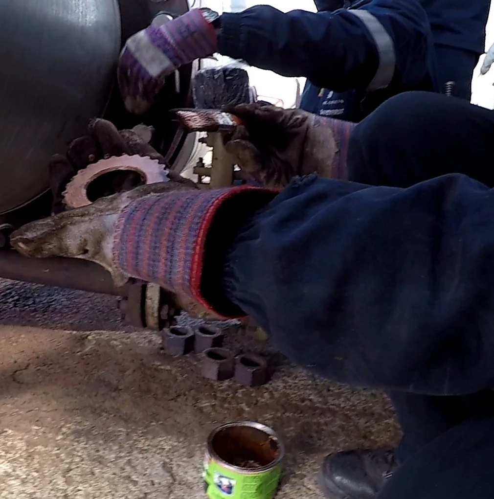 hytorc reaction washer bolting on flange