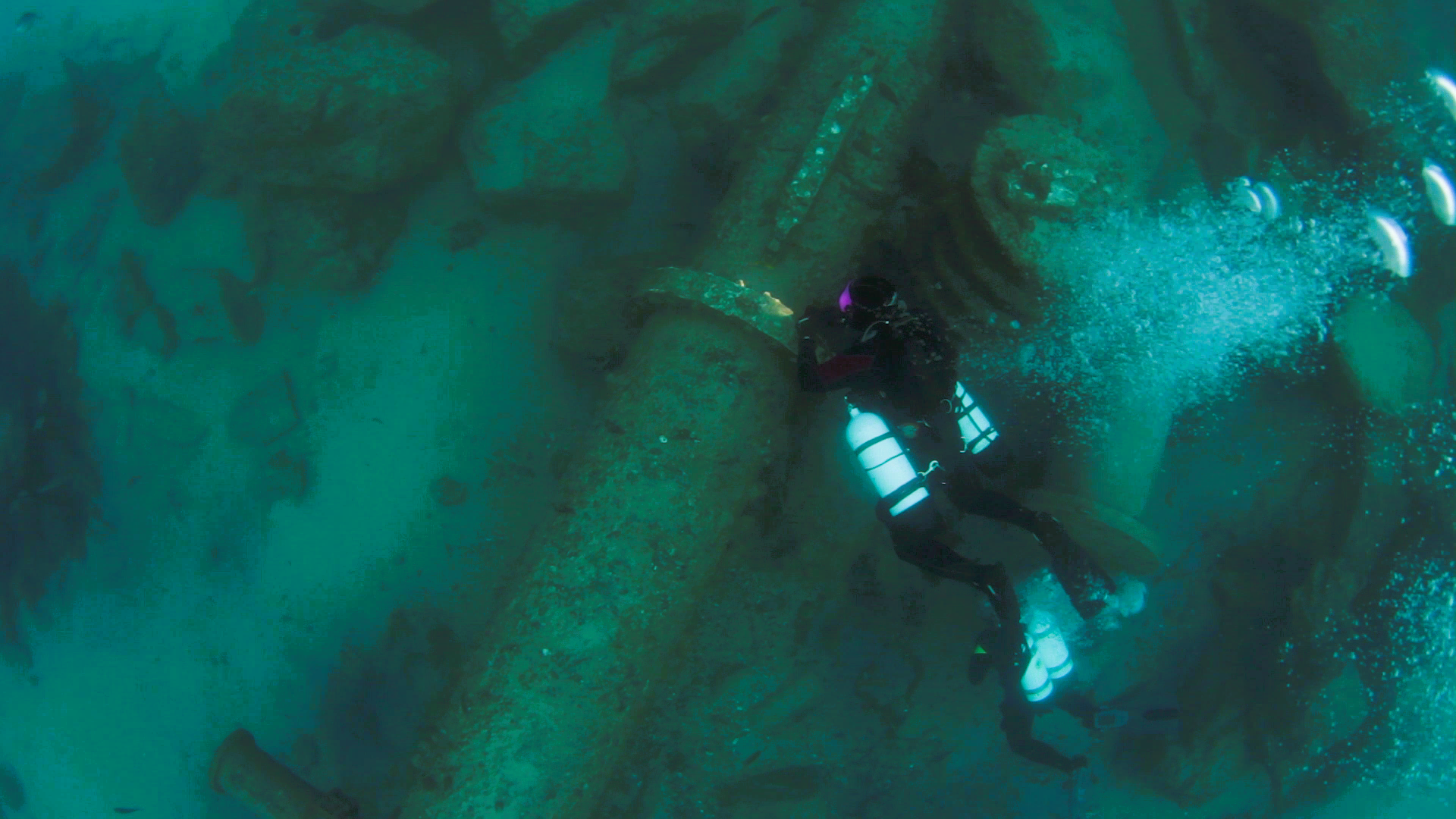 subsea pipeline with diver