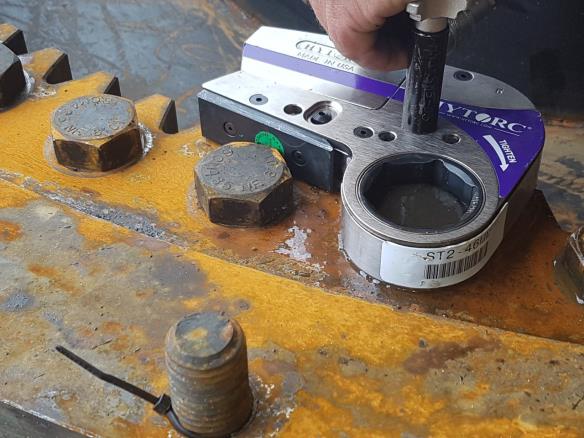 hytorc stealth hydraulic torque tool bolting on excavator slew ring coal mine south africa