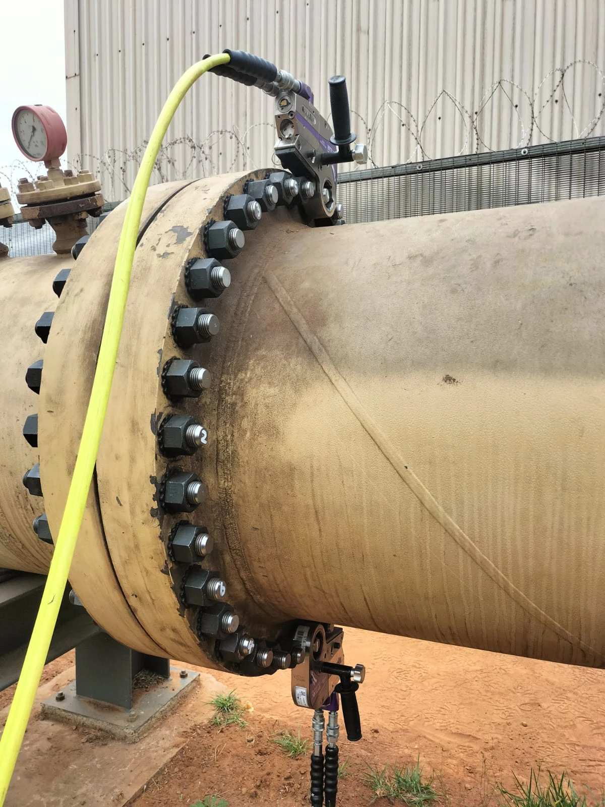 hytorc stealth torque tool pipe flange bolting hands-free bolting