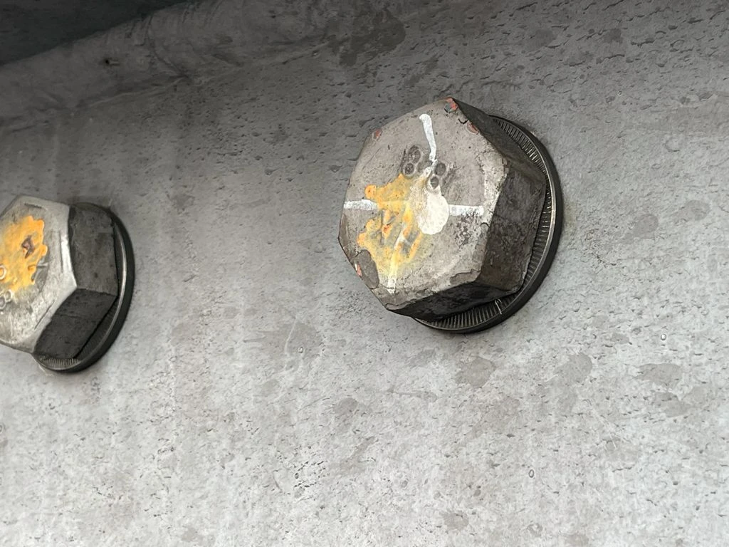 hytorc washers on bolts