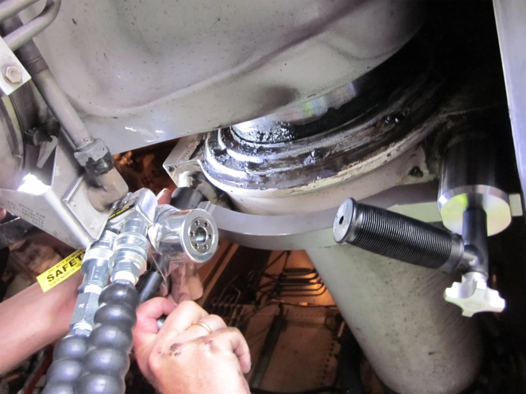 hytorc tool bolting airplane