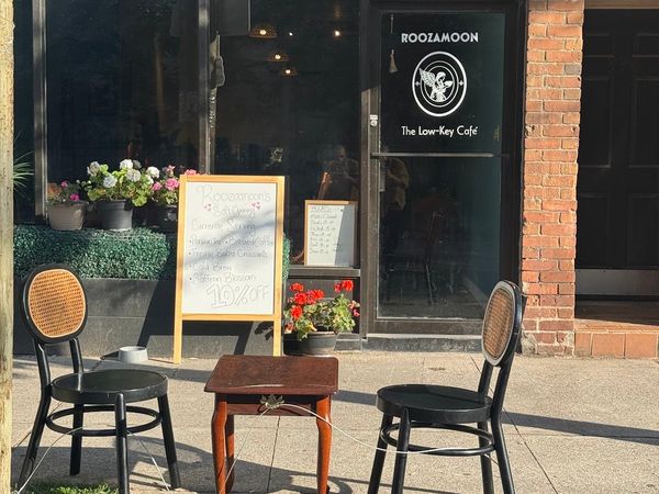 Roozamoon Cafe