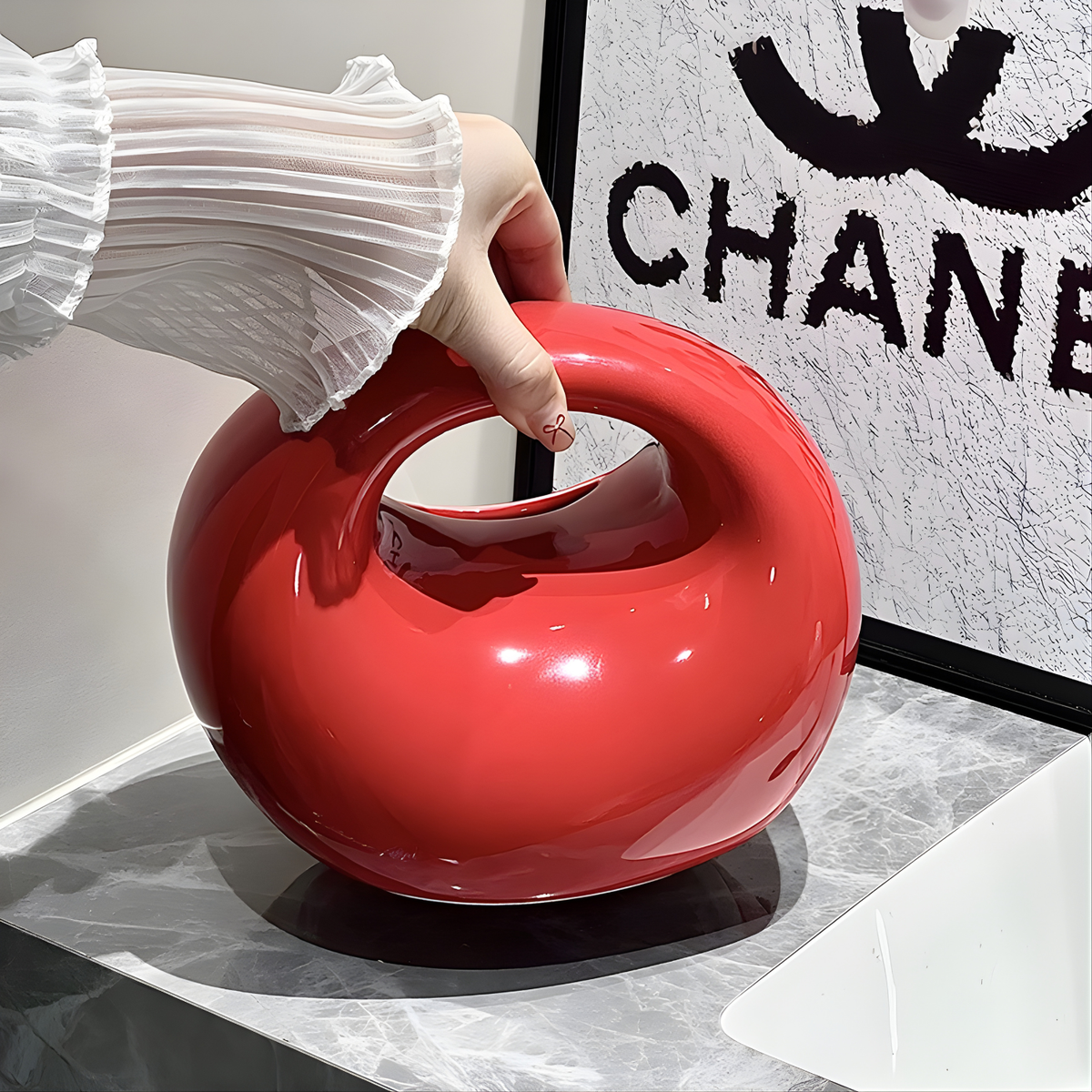 Crimson Loop Tissue Holder