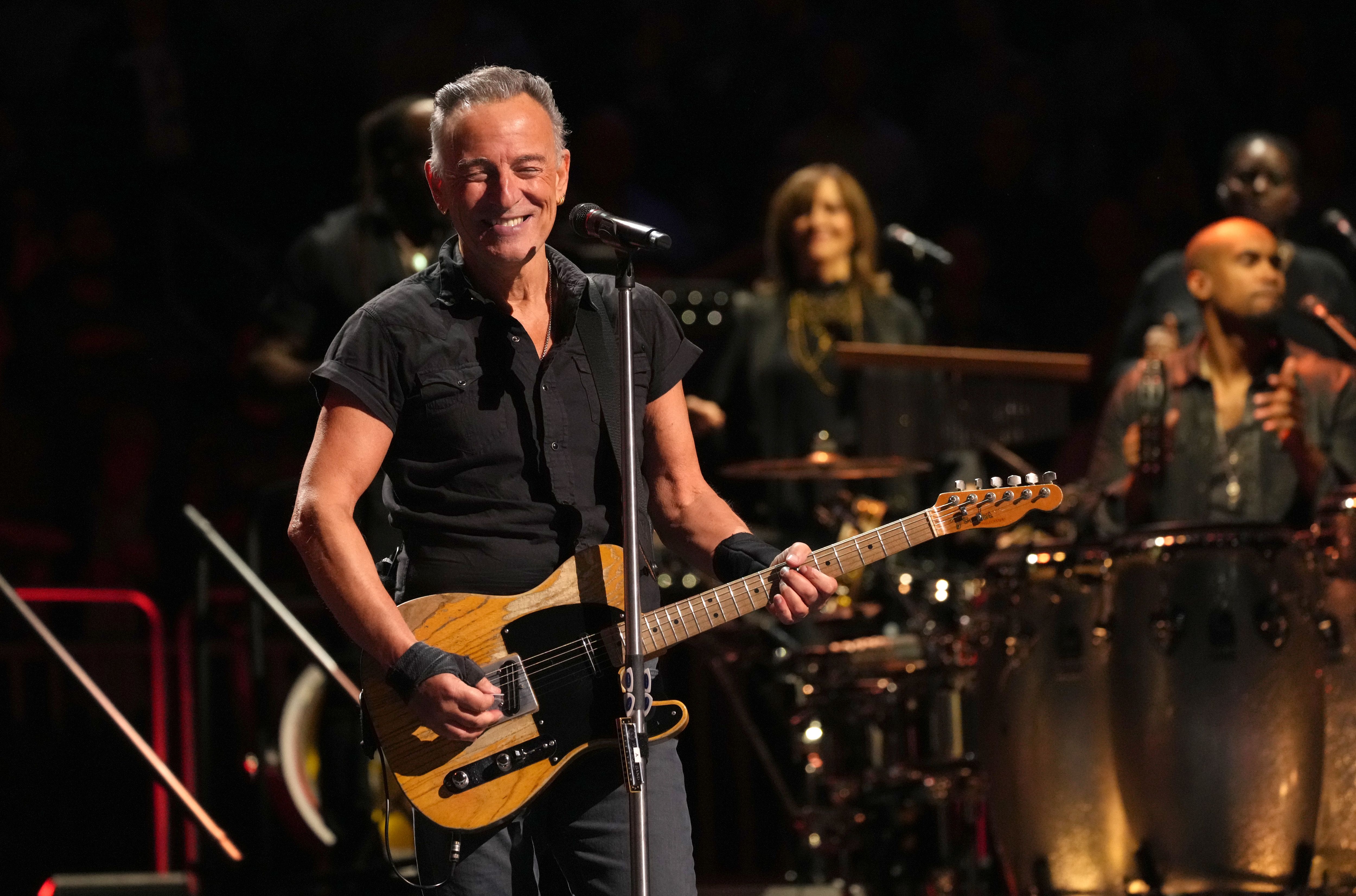 7 Thoughts From A Sportswriter Upon Seeing Springsteen For The First Time At Age 45