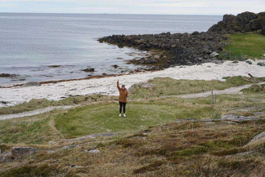Justine on the way to making par at No. 2