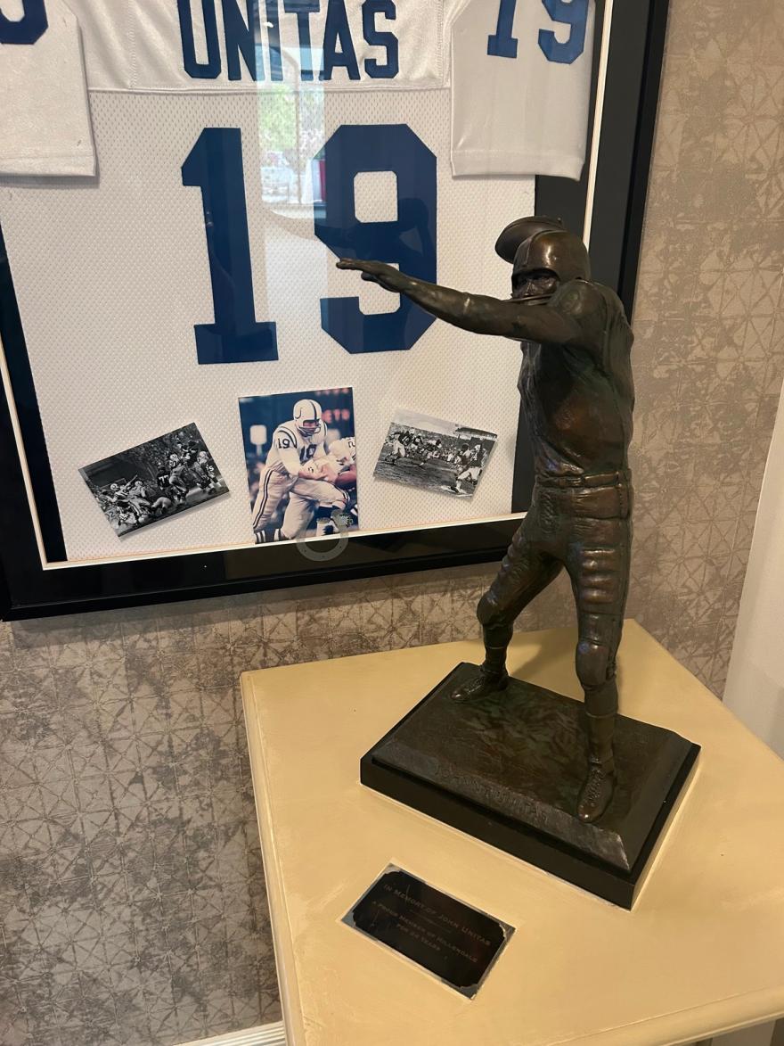 A statue of Johnny Unitas at Hillendale Country Club.