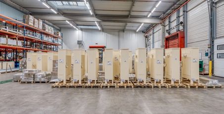 Rangées de shelters prêts pour la commercialisation