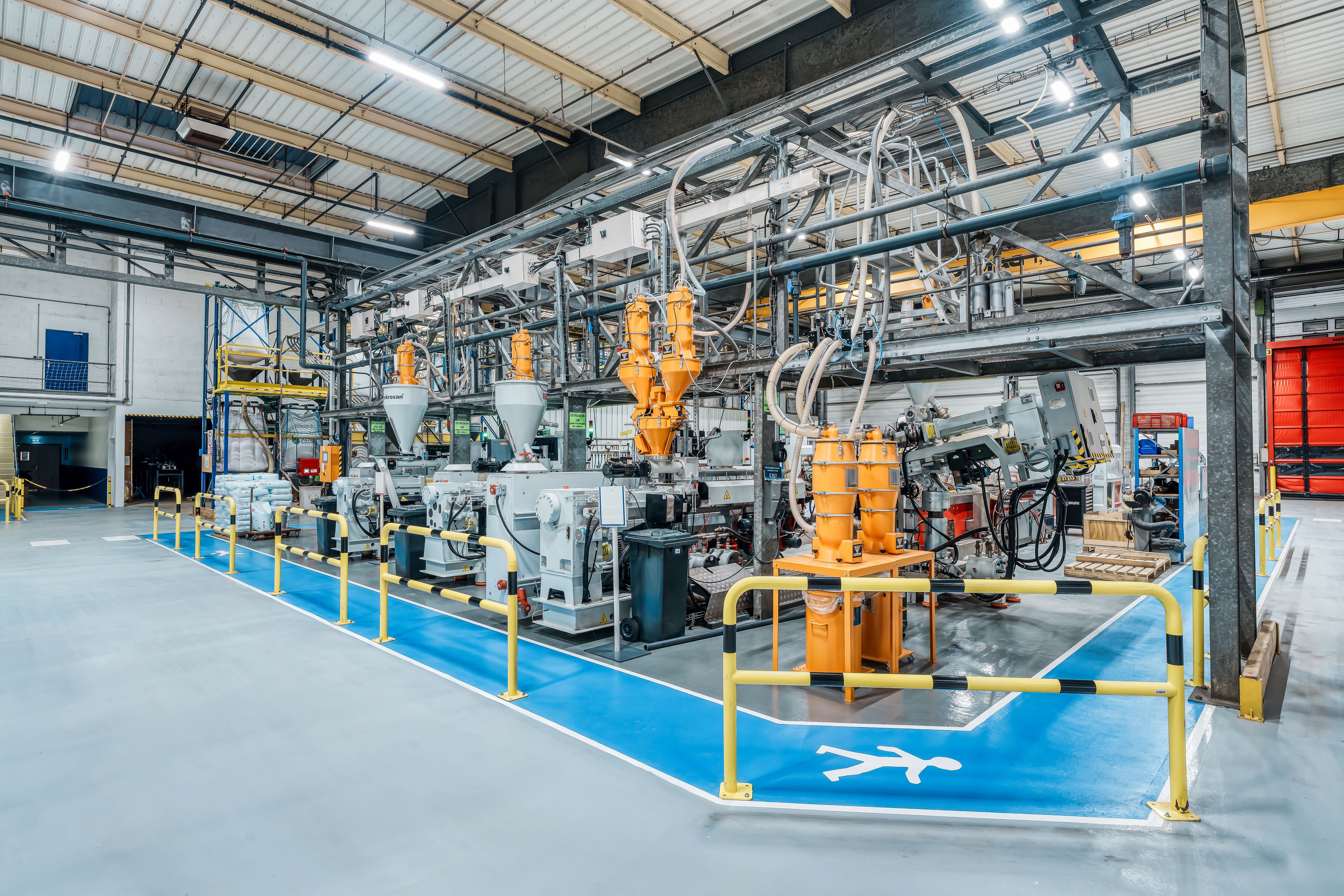 Machines d’extrusion dans l’usine de Seifel