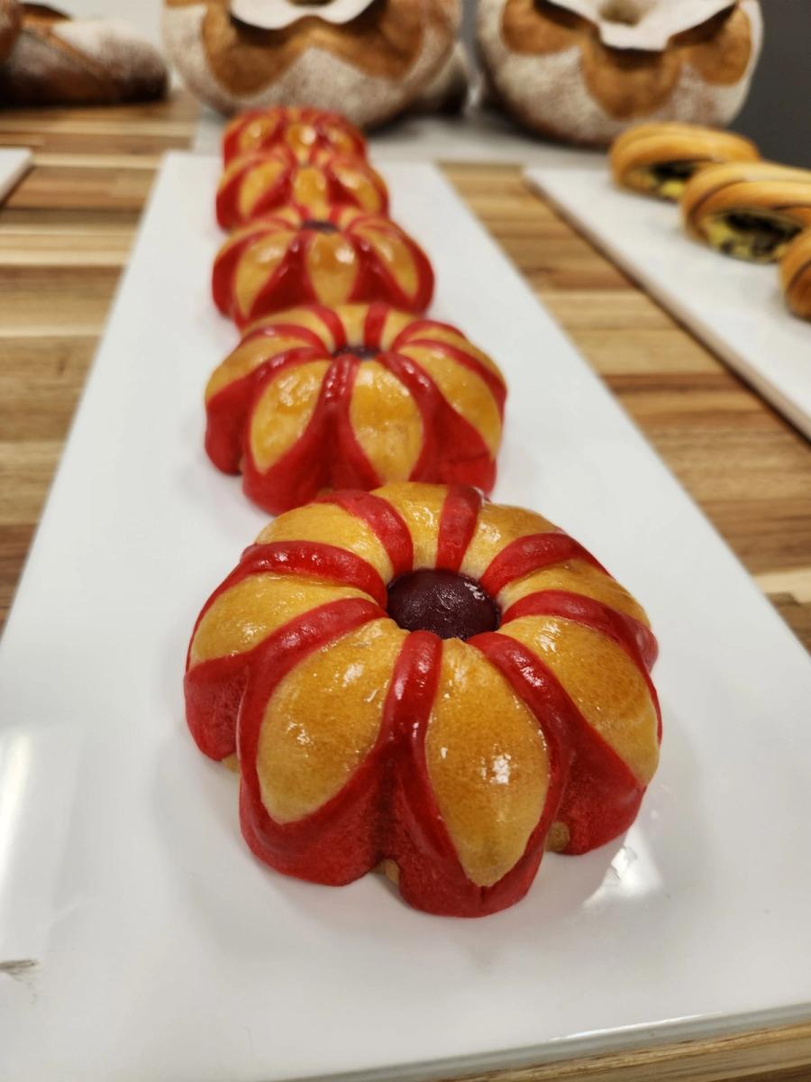 Advanced and Creative Bread and Viennoiserie with Brian Boclet — image 88
