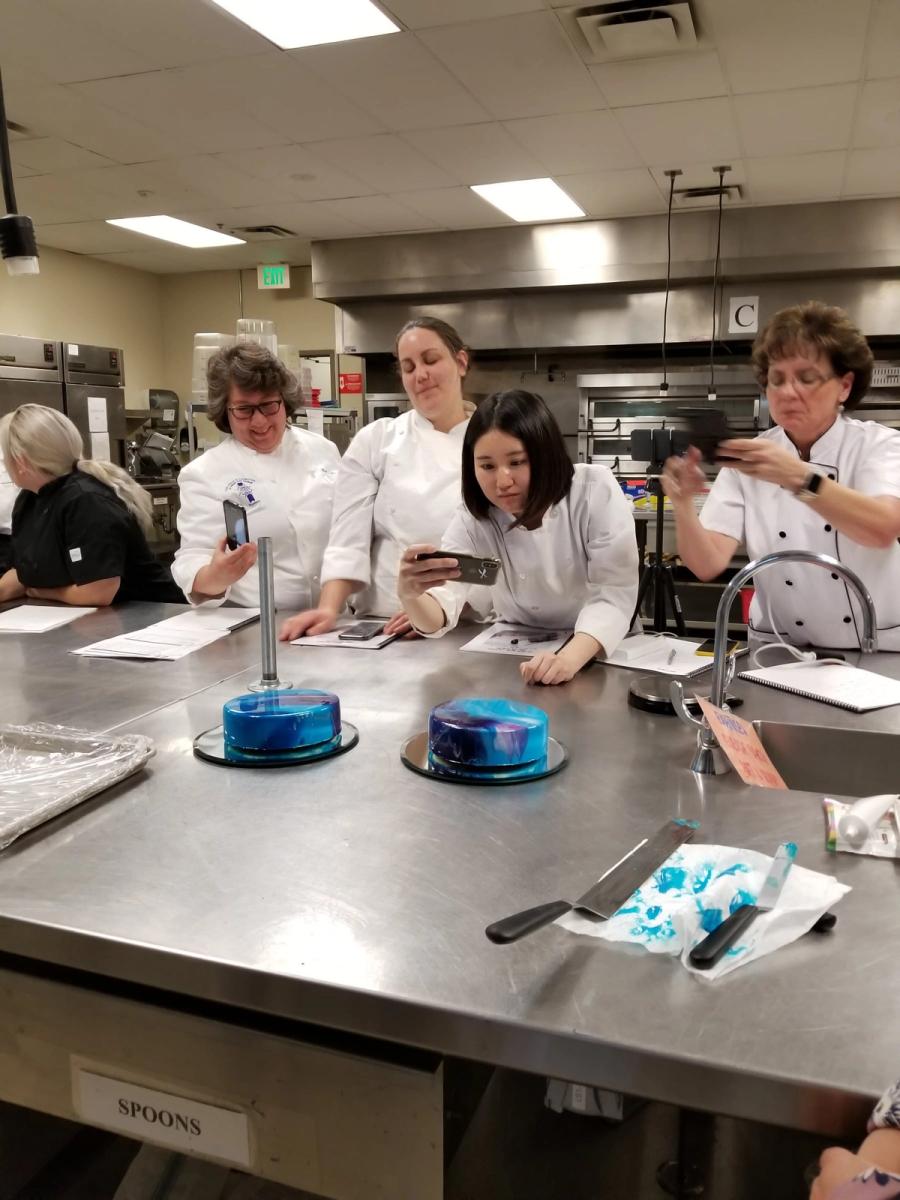 Mirror-Glaze Entremets with Olga Noskova — image 32