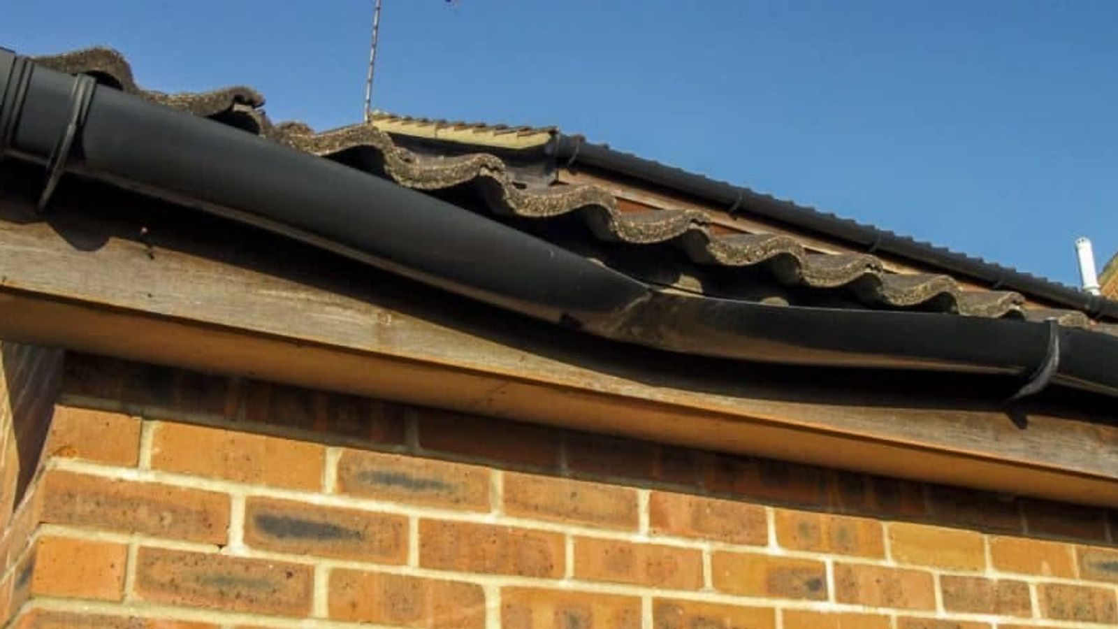 Sagging gutters