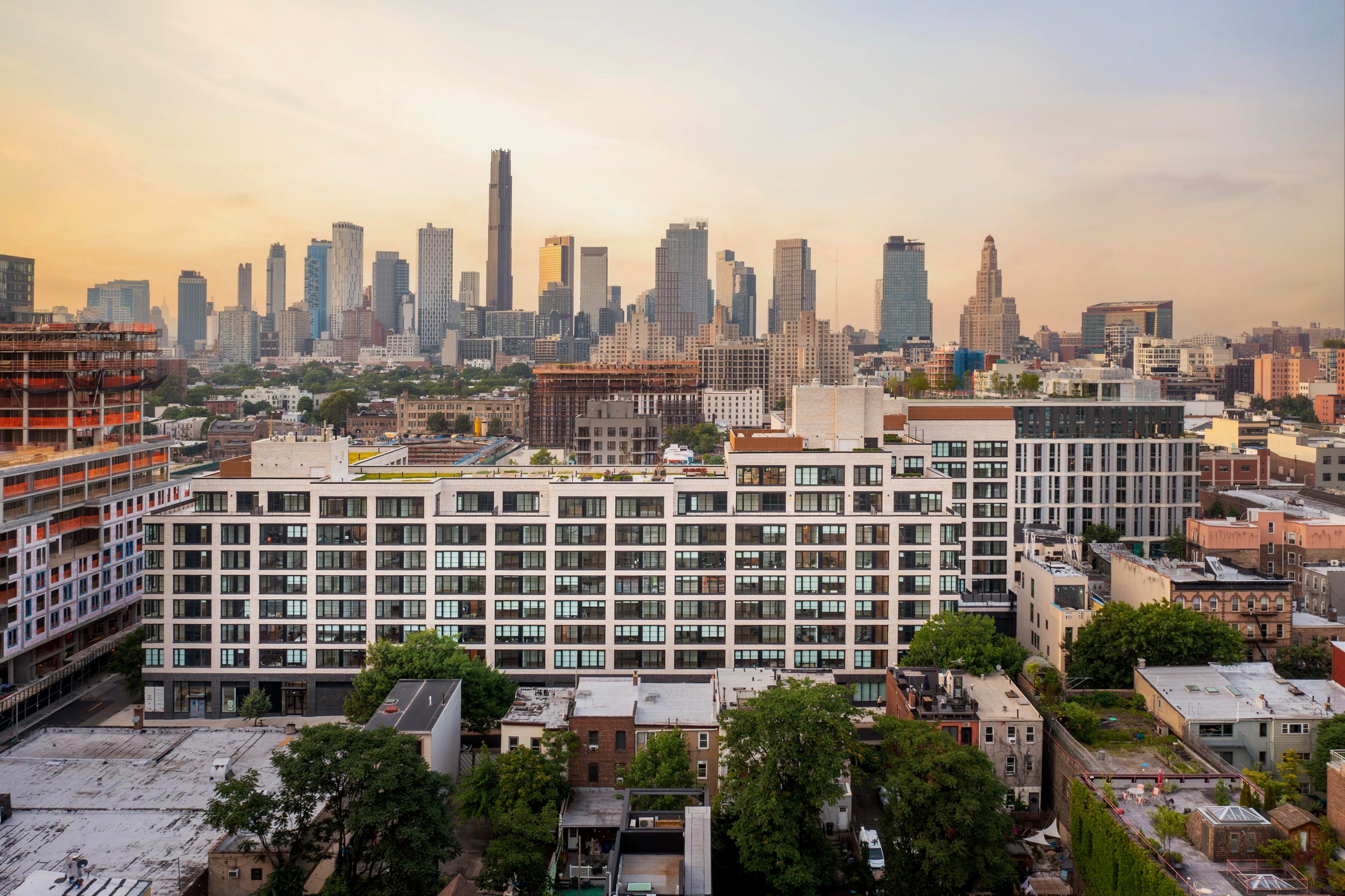 499 President building with nyc skyline view
