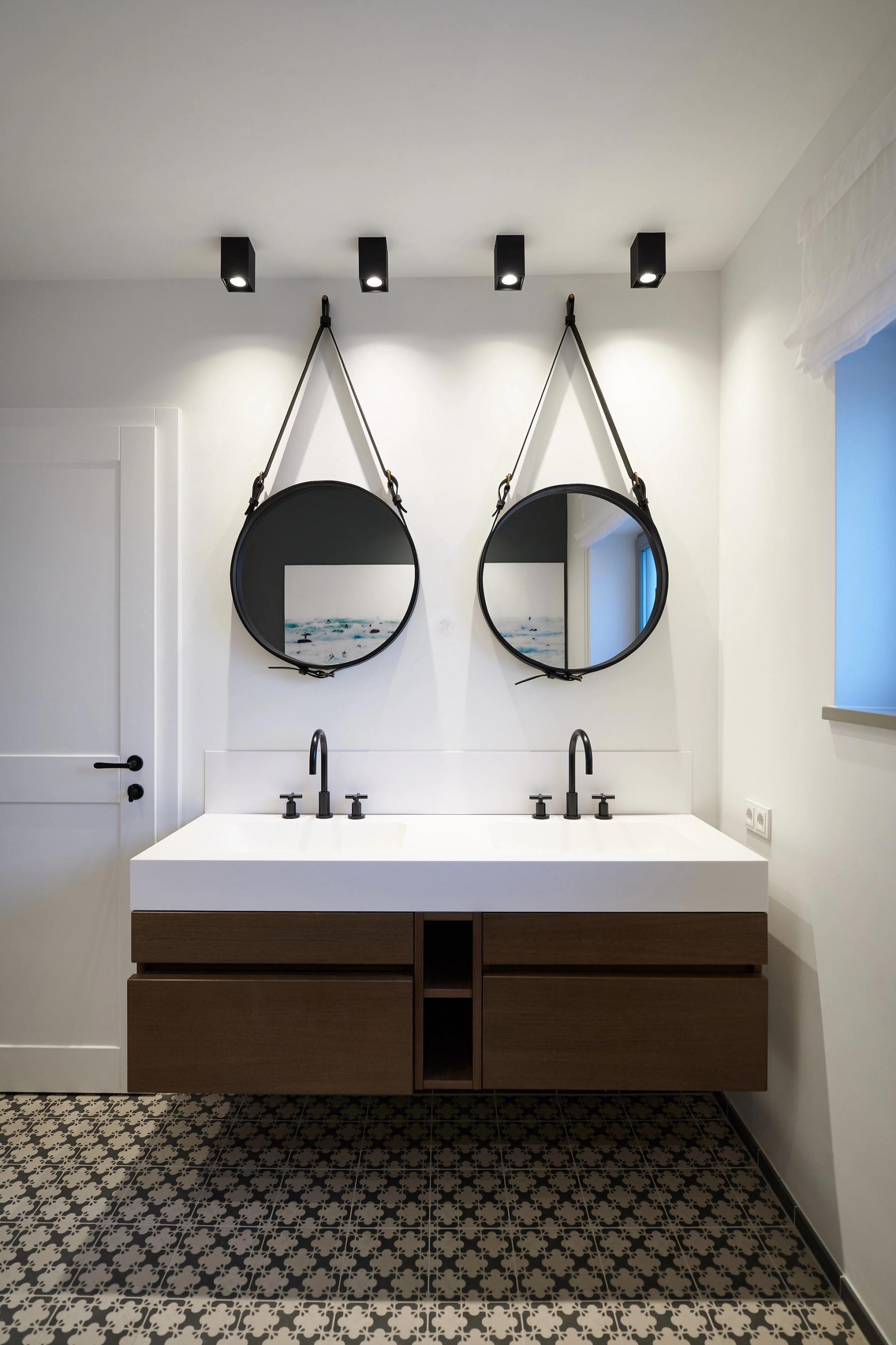 Beach House — gallery image 1