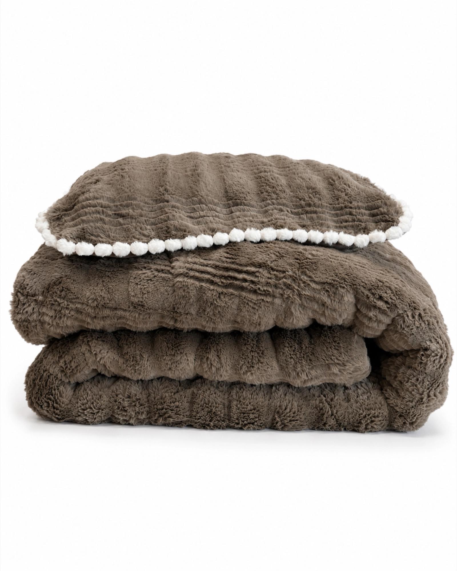 How to Make Your Bed Look Like a Hotel Bed (Indian King and Queen)