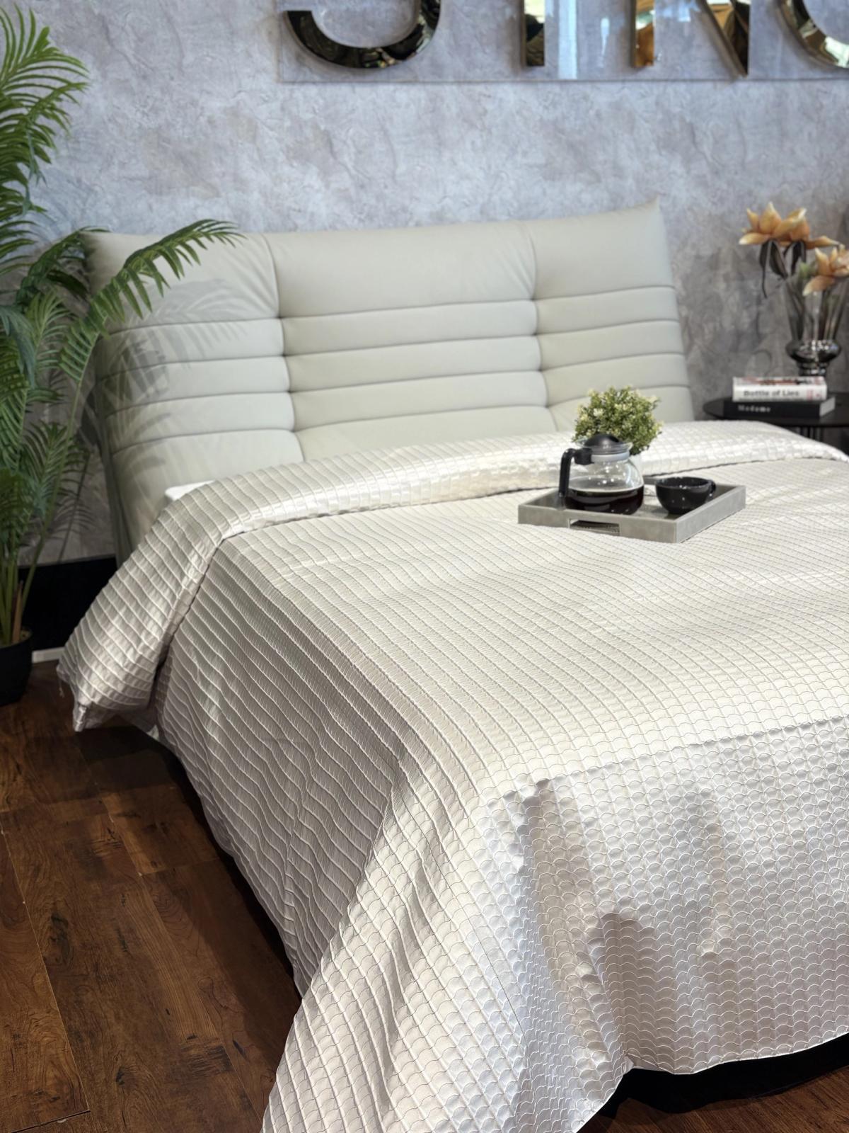 Ivory Waffle-Grid Coverlet Set — King