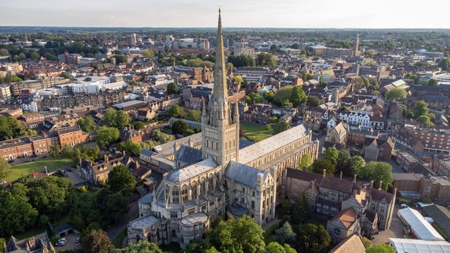 image-01cea08fffd3e6551720ee1201bbf2935a3e90b3-8000x6000-jpg