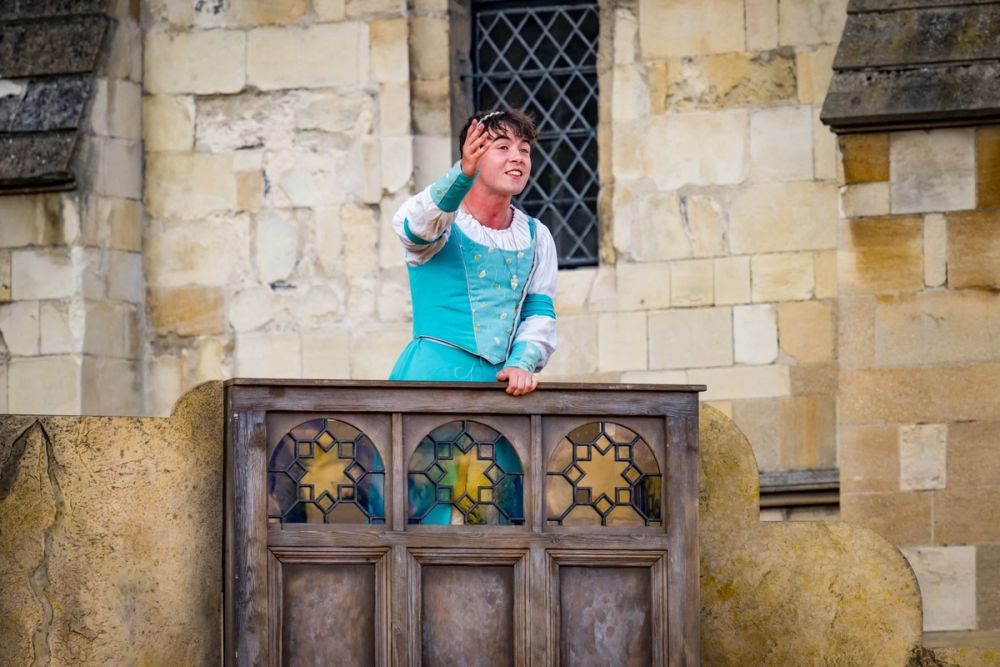 Romeo and Juliet picture highlights | Norwich Cathedral