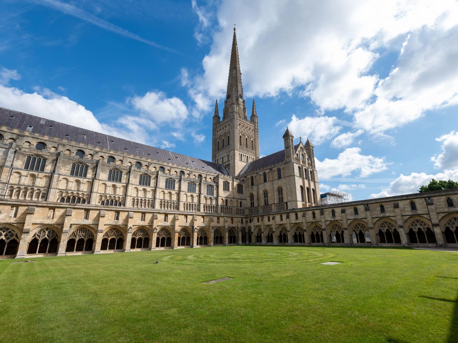 image-b1ee7d36813eeb346533bf88235e75c9e4e257b4-7923x5282-jpg