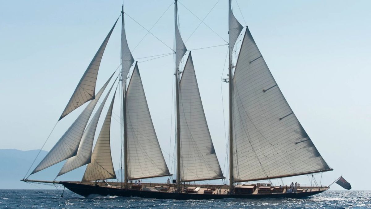 Choose a Sailboat If You Want an Authentic Sailing Experience