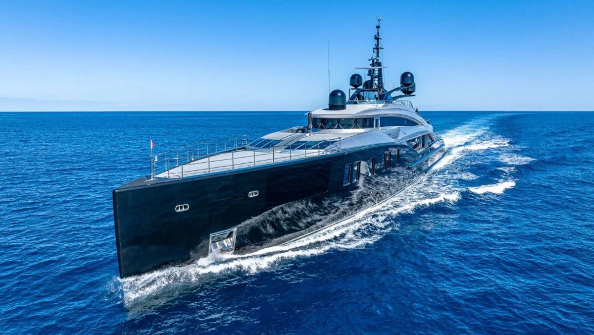 Choose a Motor Yacht If You Want Luxury and Performance