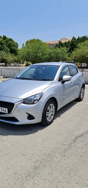 Mazda hatchback — εκκρεμεί ταυτοποίηση μοντέλου και έτους — φωτογραφία 3