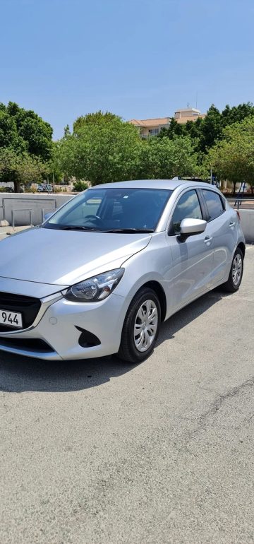 Mazda hatchback — εκκρεμεί ταυτοποίηση μοντέλου και έτους. Εικόνα 3 από 6