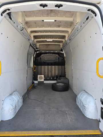 Renault Master 2019. Image 7 of 12