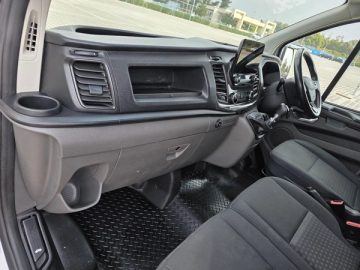 Ford Transit Custom 2.0 TDCi Trend 2020. Image 11 of 15