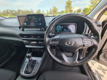 Hyundai Kona Hybrid 2022. Image 7 of 16